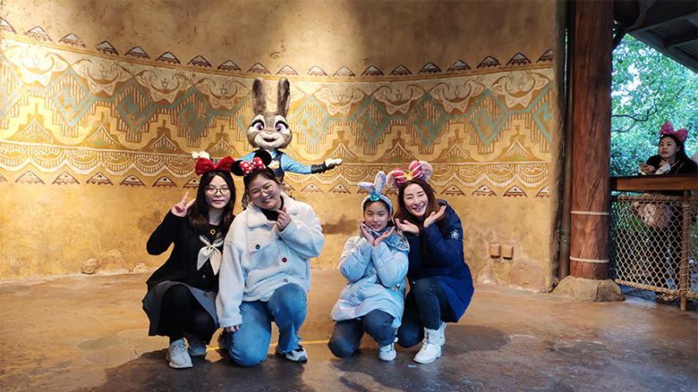 Happy Women’s Day | 歡度三八節(jié)，我們相約上海迪士尼樂園